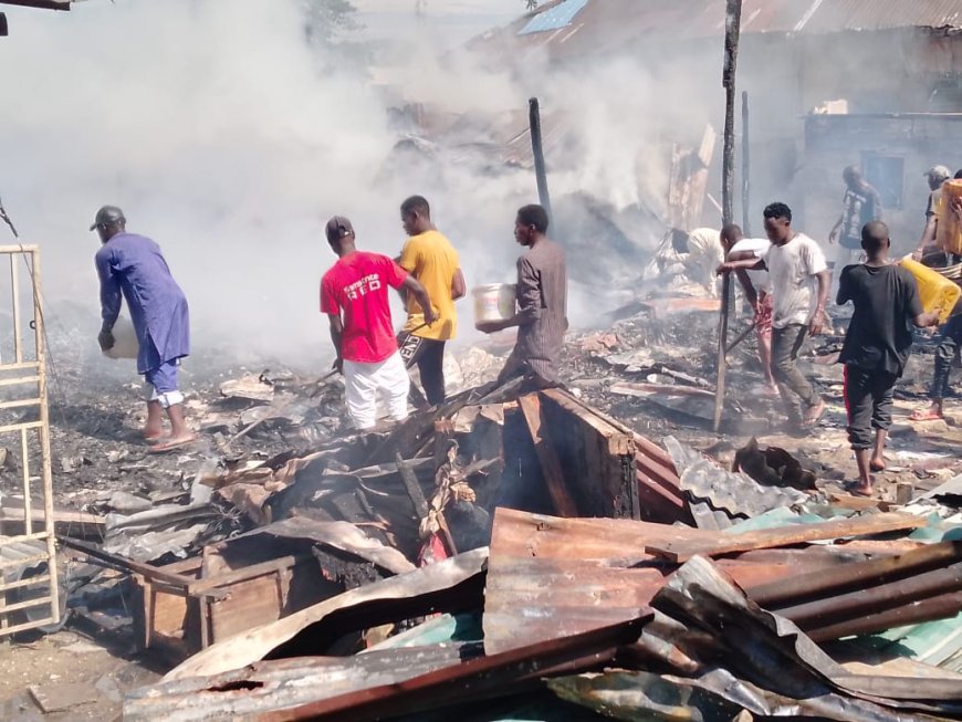 Cross River: Sen. Ekpenyong Visits Scene of Fire Outbreak in Bogobiri… Donates N1,000,000 to Victims