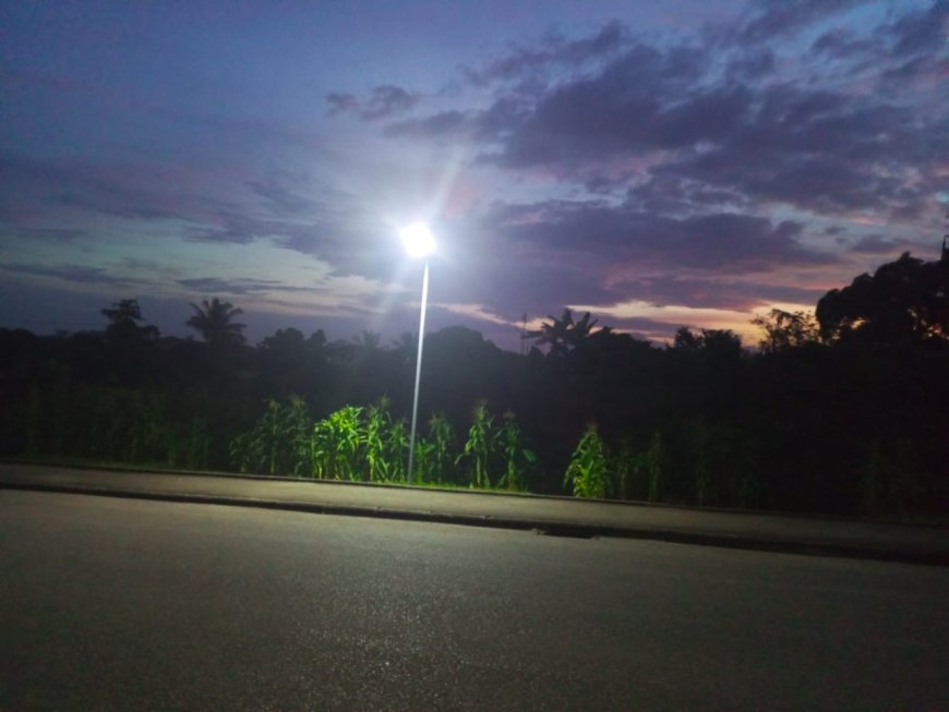 UNICAL Students Applaud VC Over Street Lighting