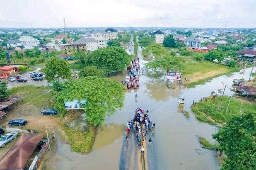 A'Ibom: Uyo Residents Applaud Gov Eno For Swift Intervention On Atiku Abubakar Road Flooding