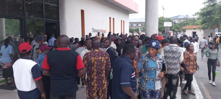 BREAKING: Cross River Workers Boo SSG, Ajero over  Moves To Migrate Them To PENCOM Scheme