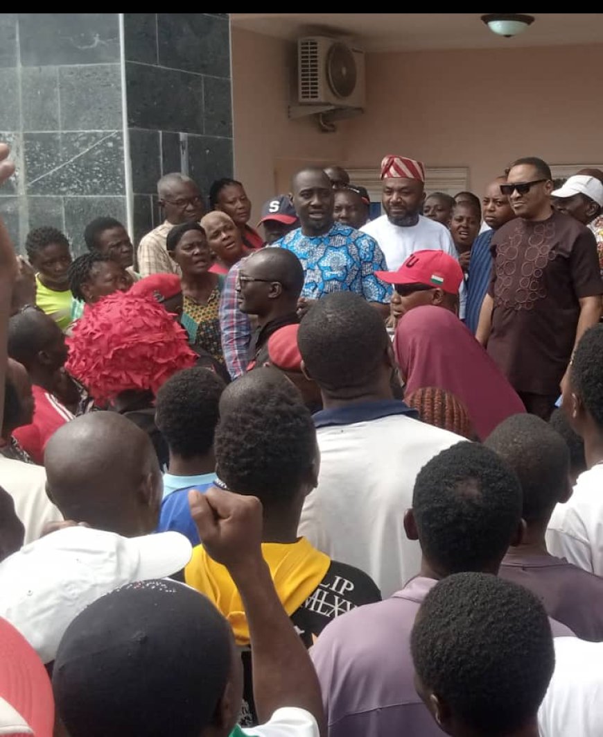 PHOTO NEWS: On Friday, November 24, 2023, Cross River North Constituents paid a condolence visit on Sen. Jarigbe Agom Jarigbe in his residence at Ogoja over the demise of his in-laws