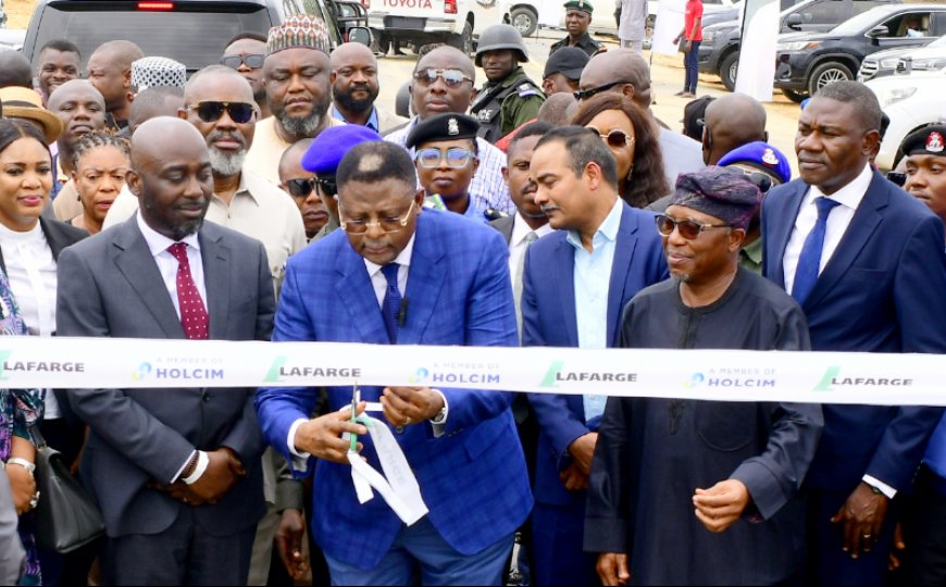 Otu Inaugurates 20km New Evacuation Road, Commends Lafarge For Investing In C'River