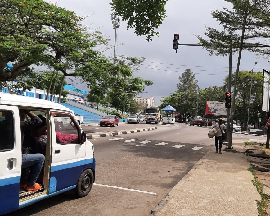 Residents, Motorists Laud Gov. Otu Over Resuscitation Of Traffic Lights In Calabar Metropolis