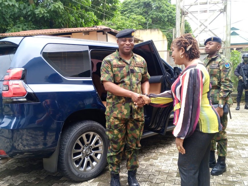 NNS Victory Commander Visits C'River NUJ Secretariat, Presents Dozen Chairs