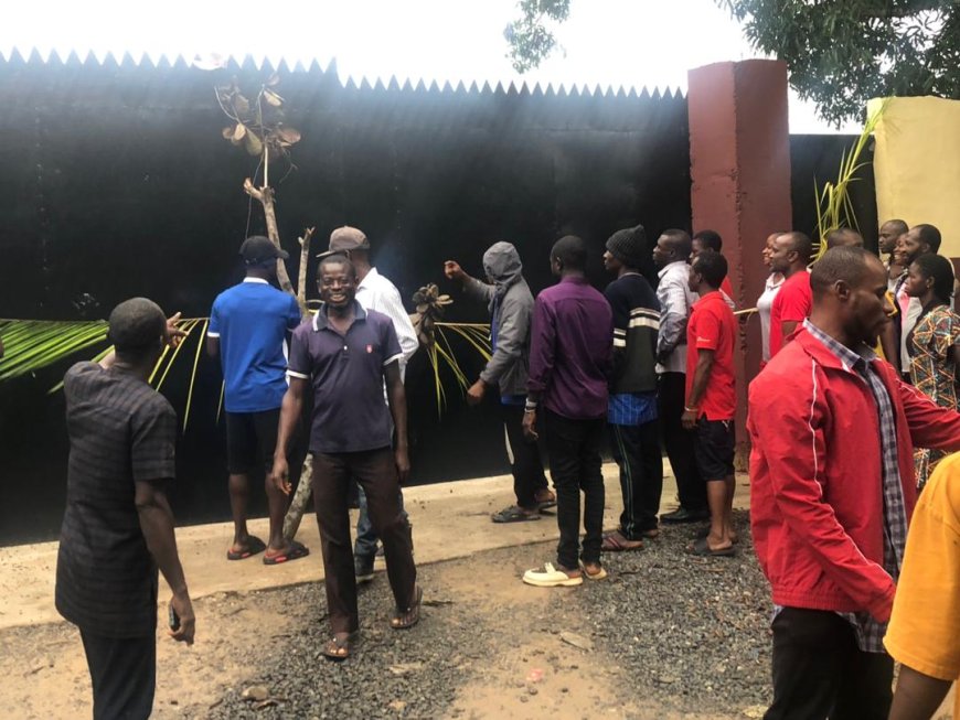 Irate Youths Seal  Off Illegal Chinese Wood Processing Factory In Ikom