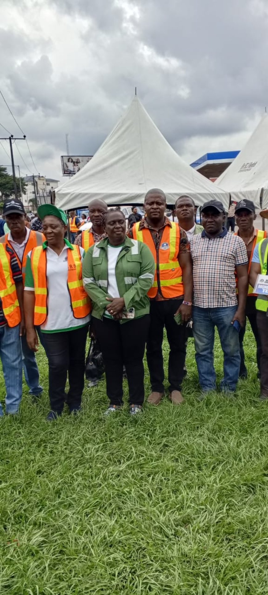 C'River Commissioner Threatens To Close Down Markets Which Violates Environmental Sanitation Laws ... Shares Seized Food Items To Orphanage Homes.