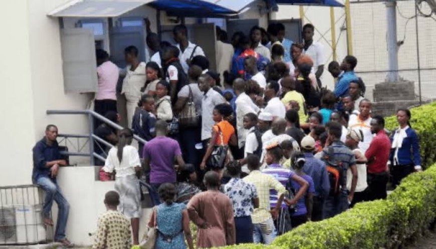 Yuletide; Cash Crunch Hits Calabar As Long Queues Resurface