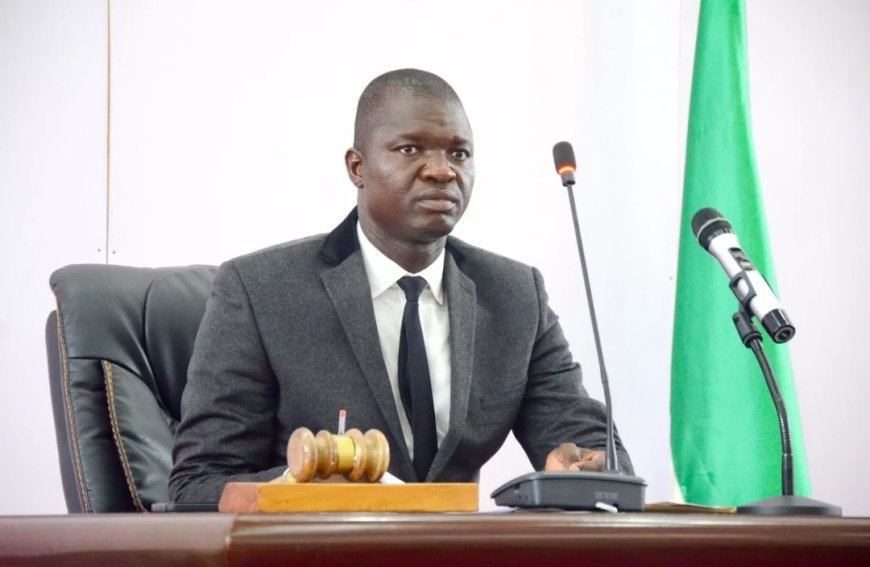 Ilaje Demolition: Gov Nwifuru Disburses N200, 000 Each To 800 Victims Repatriated To Ebonyi