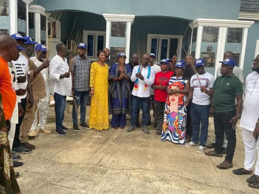 Cross River: PDP Chieftain, Hundreds Others Defect To APC In Ikom