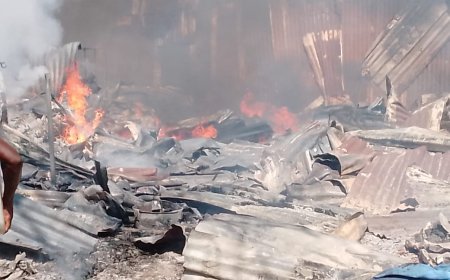 Cross River: Sen. Ekpenyong Visits Scene of Fire Outbreak in Bogobiri… Donates N1,000,000 to Victims