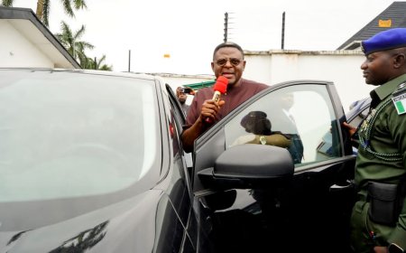 C'River: Governor Otu Presents Official Vehicles To High Court Judges