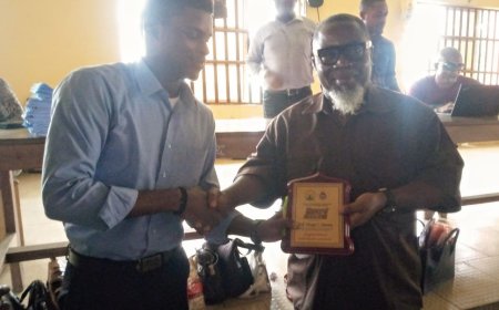 UNICAL: Faculty Of Arts Students Association Decorates Mass Comm HOD With Award Of Recognition