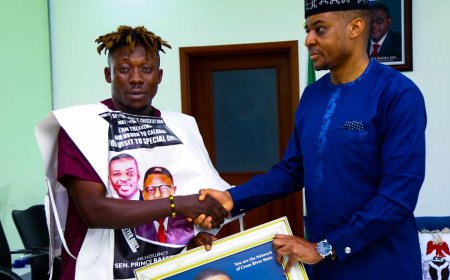 C'River Deputy Governor Splashes 1m on Fan Who Trekked From Obudu to Calabar