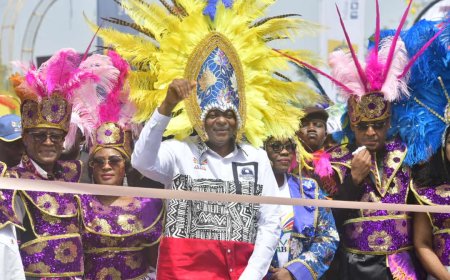 PHOTO NEWS:  CARNIVAL CALABAR  ROLLS OUT IN STYLE AS GOV. BASSEY OTU INAUGURATES 2023 BIGGEST STREET PARTY