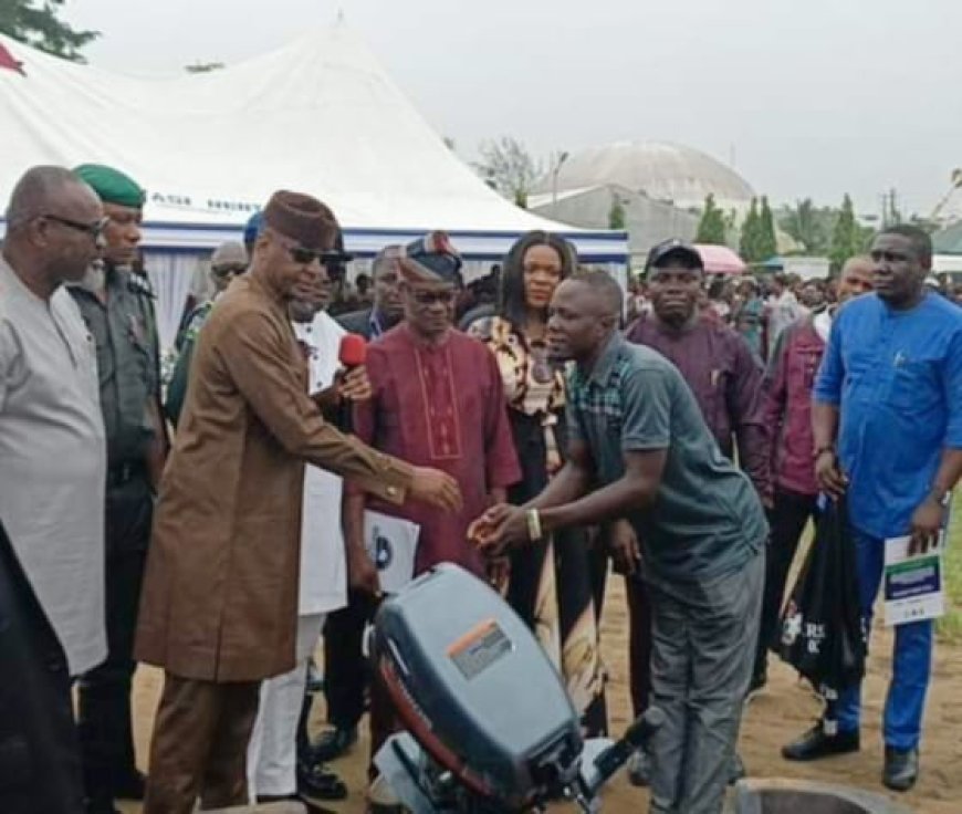 NG-CARES: C'River Gov't Commences Distribution of Boats, Cash To Riverine Communities