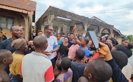 NIGERIAN CANADA-BASED PRINCEWILL OGBAN GIFTS CASH TO WOMEN, VULNERABLE PERSONS IN ETANA EREI COMMUNITY