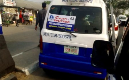 C/Riverians Hail Gov. Otu Free Bus Ride
