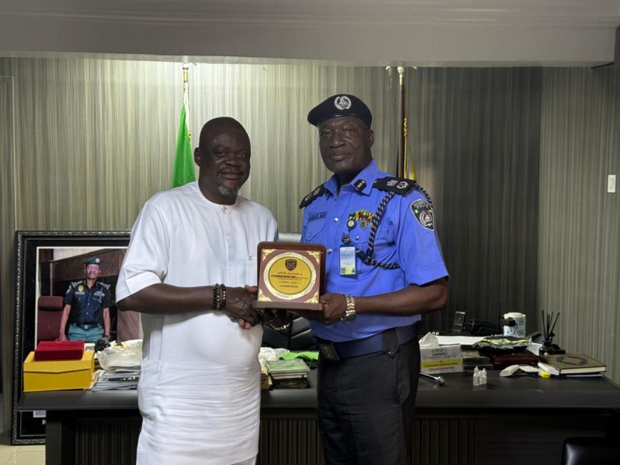 Nigeria Police Confers Akamkpa Council Chairman With Strategic Security Award