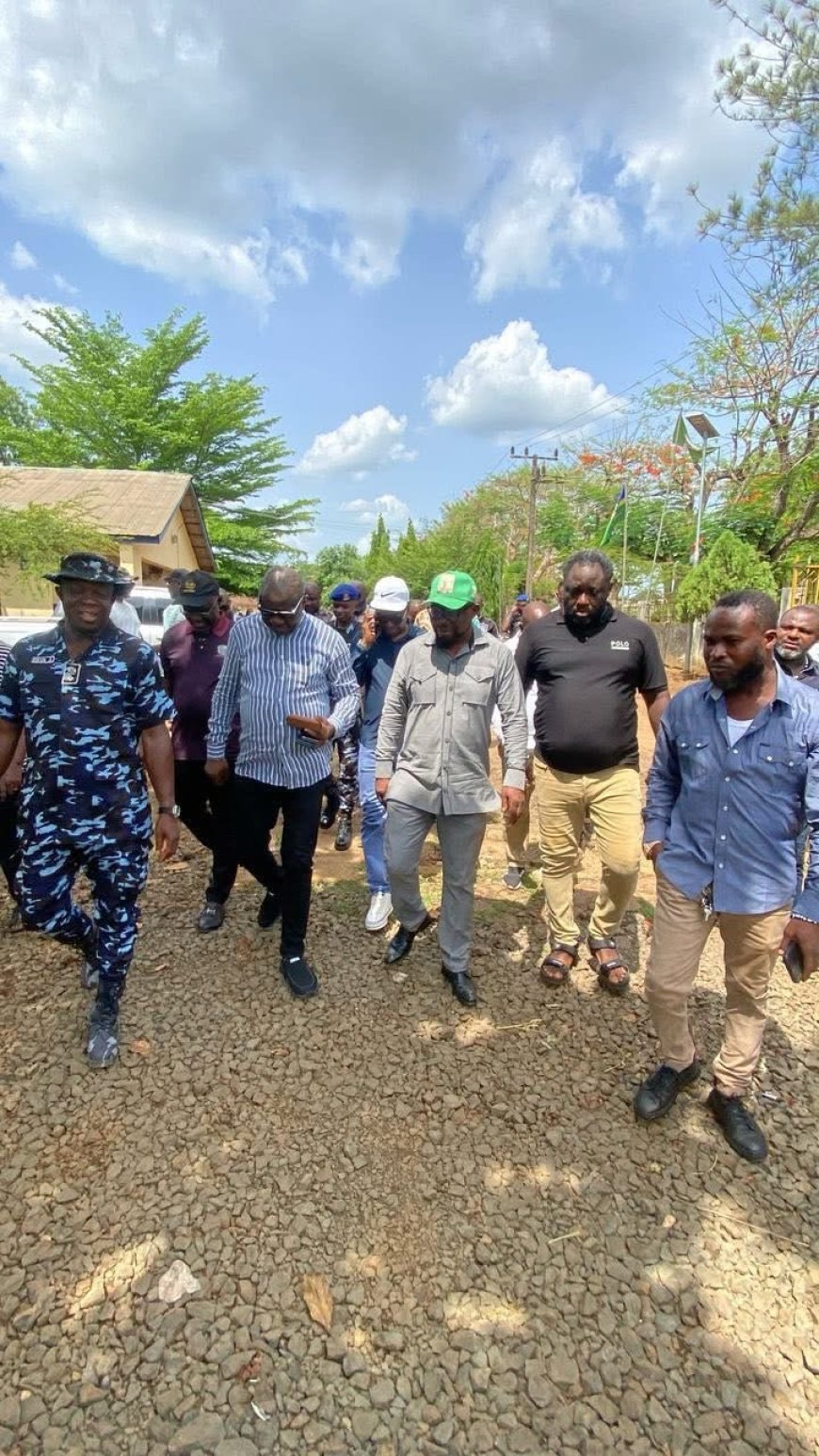Sen Eteng Williams Donates N18m to Ikom Community, Police Division