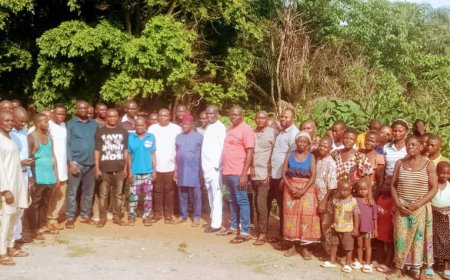 Senator Jarigbe Lights Up Obudu Communities with Solar Streetlights