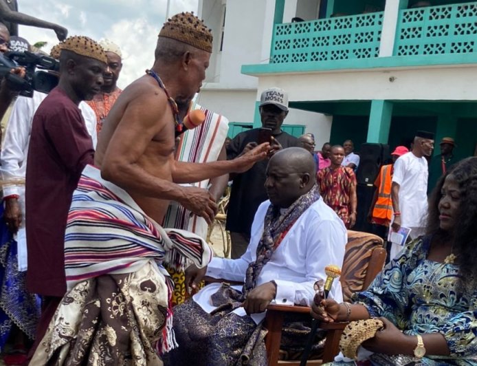 C'River Env. Comm Installed Obol Okammke 1 of Ugep by the Yakurr Nation