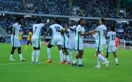 Nigeria's Qualification Hopes Hang in Balance as Bafana Bafana Hold Super Eagles to 1-1 Draw