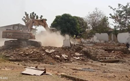 Ebonyi Gov't demolishes Unapproved Building, Confiscate Materials in Abakaliki