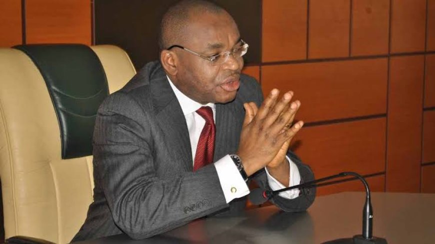 Akwa Ibom: Community Youths Protest Withdrawal Of Security From Fmr Gov Udom's Residence