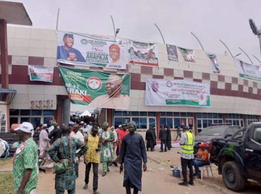 Angry Delegates Pull Down Posters of Absent Govs at PDP Convention in Ibadan