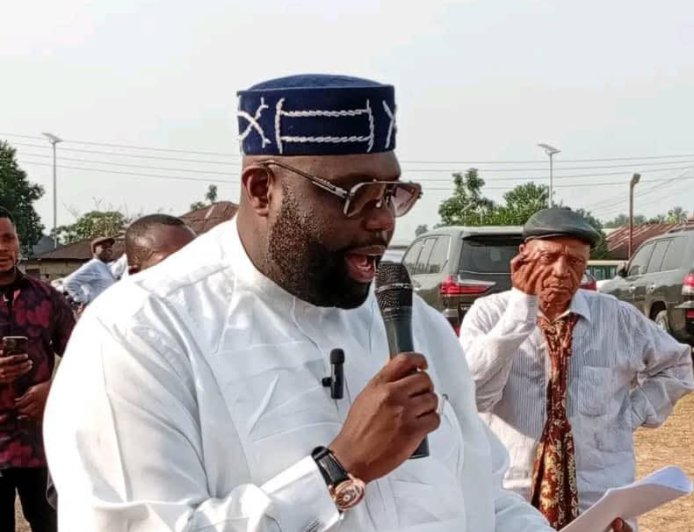 Senator Asuquo Awards N55m Postgraduate Scholarships to 11 Cross River South Students