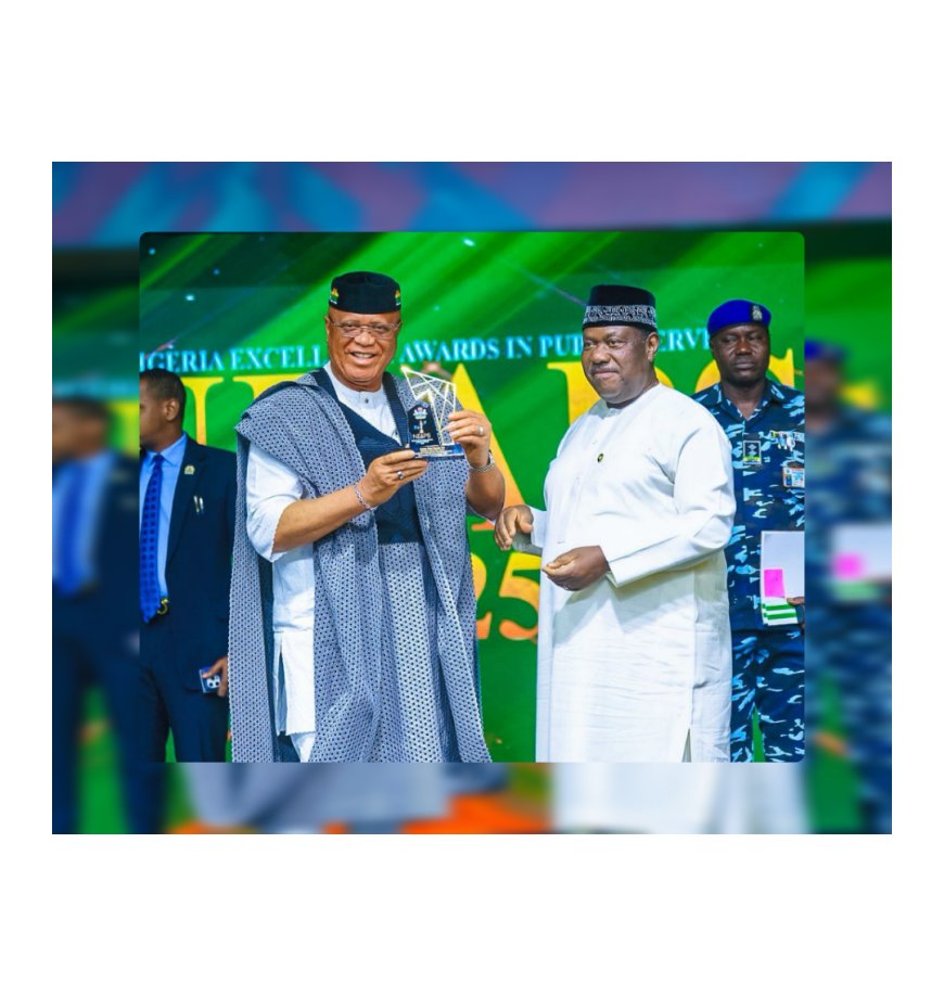 GOV ENO RECEIVES AWARD OF EXCELLENCE