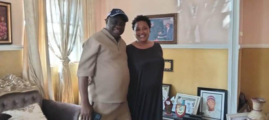 Yuletide: Sen Eteng Visits Late Abubakar's Widow