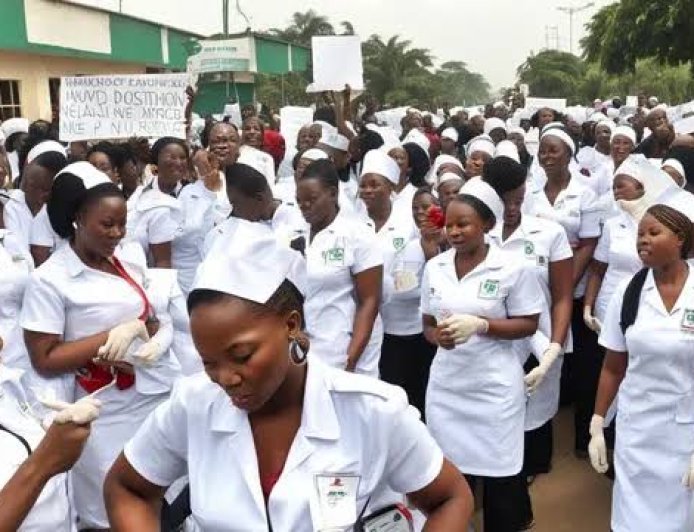 FG Approves 300%  Uniform Allowance iIncrease For Nurses