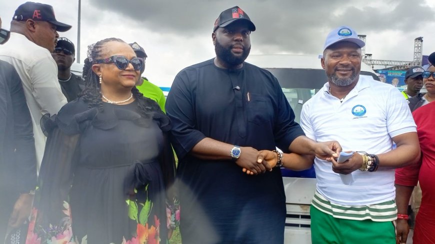Sen Asuquo Distributes 150 Mini Buses, 200 Keke Napeps, Gifts N100,000 Cash To Constituents