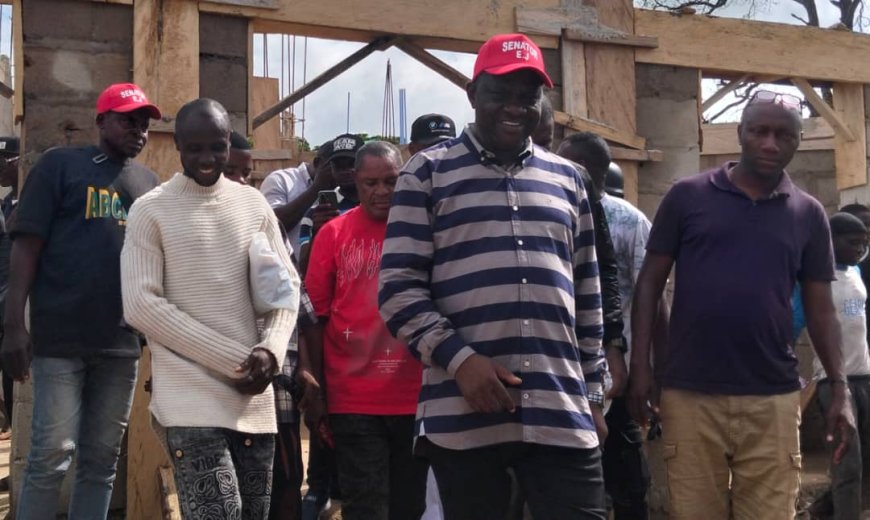 PHOTO NEWS: MAMMOTH CROWD WELCOME SEN ETENG JONES WILLIAMS ON ARRIVAL  AT HIS MKPANI COMMUNITY FOR CENTRAL  SENATORIAL DISTRICT PRIMARIES ELECTION
