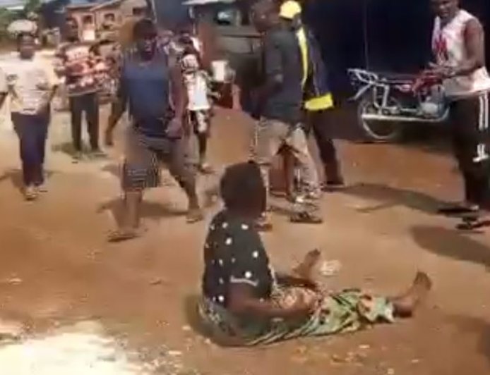 Popular Akara Vendor Allegedly Caught Mixing Human Feaces With Akara in Ikom