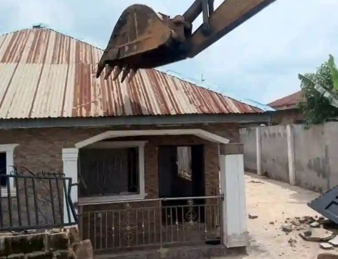 Oyo Government Demolishes Building Used as Kidnappers’ Hideout in Adelabu Family Abduction