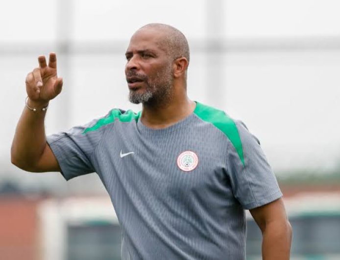 Super Eagles: Eric Chelle’s $100k contract renewal debunked amid Algeria interest