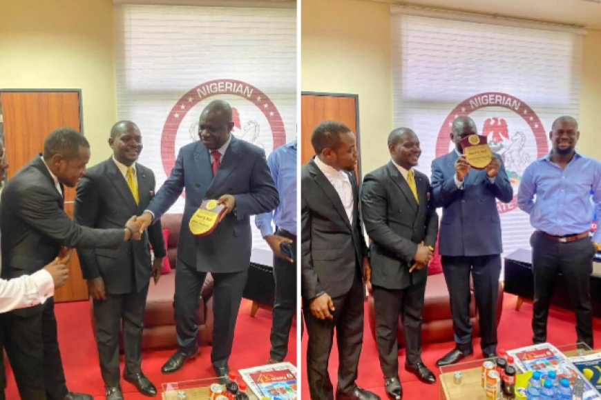 Law School Students Honour Eteng for Education Support
