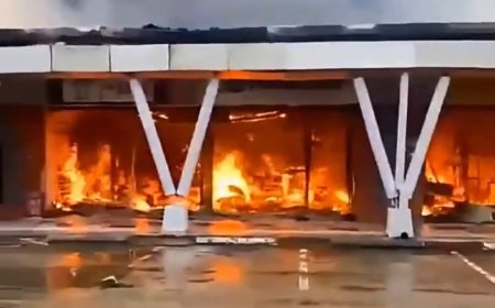 Otu Presents ₦25m Each to 18 Victims of  Calabar Mall Fire incident