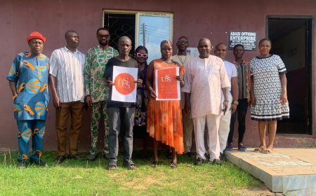 Unique Sisters Donate ₦2m to Calabar Landslide Victim