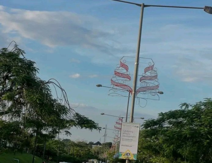 Netizens Slam Gov Otu Over Early Christmas Decoration In Calabar, Say Misplaced Priority
