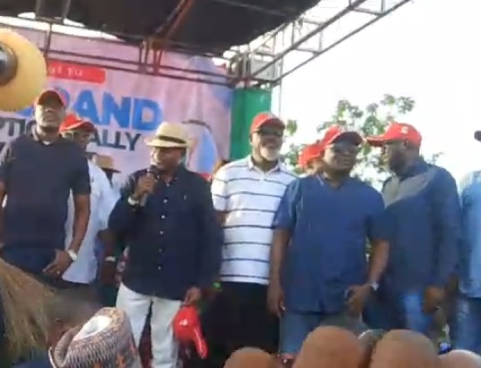 Ex-C’River PDP Chairman Ikem Defects to APC, Vows to Promote Otu’s Projects