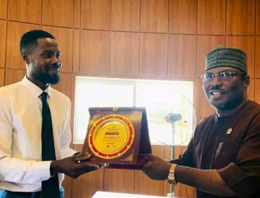 Ini Chairman Announces Bursary For Students, Reaffirms Commitment to Education
