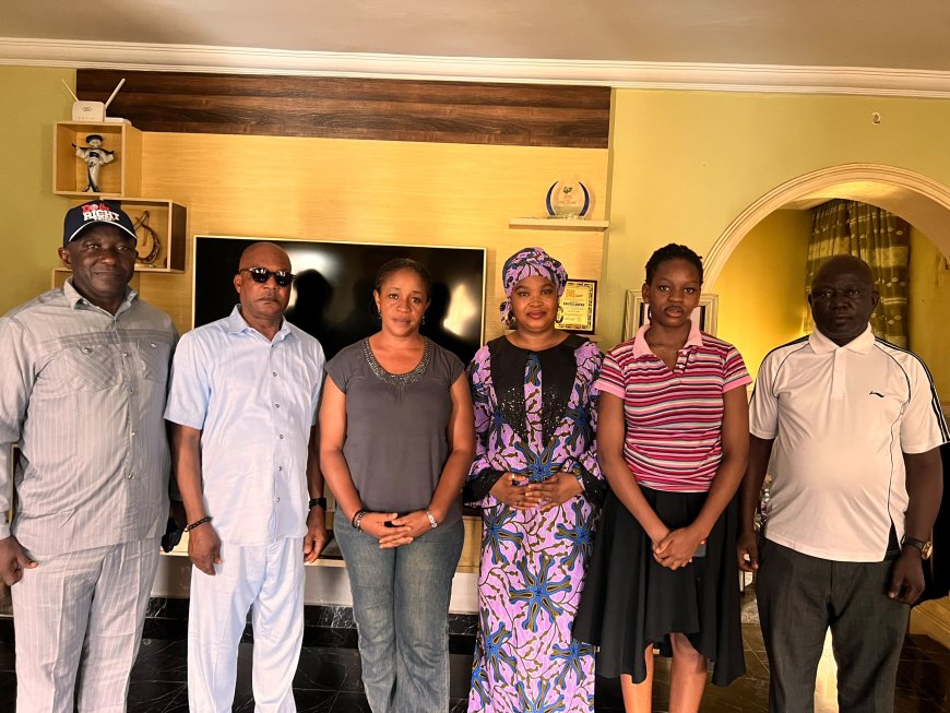 Gov. Otu Condoles Family of Late Veteran Journalist Anietie Akpan